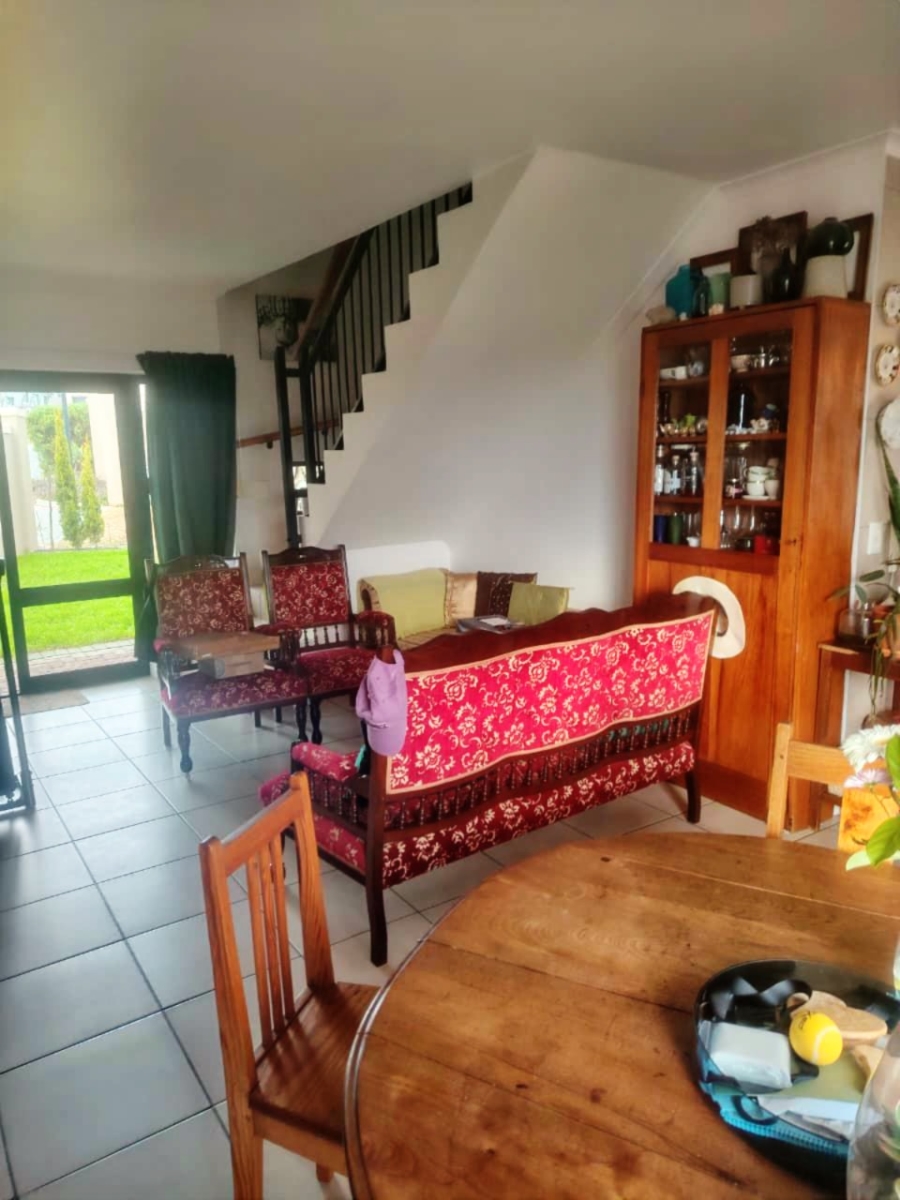 3 Bedroom Property for Sale in The Crest Western Cape
